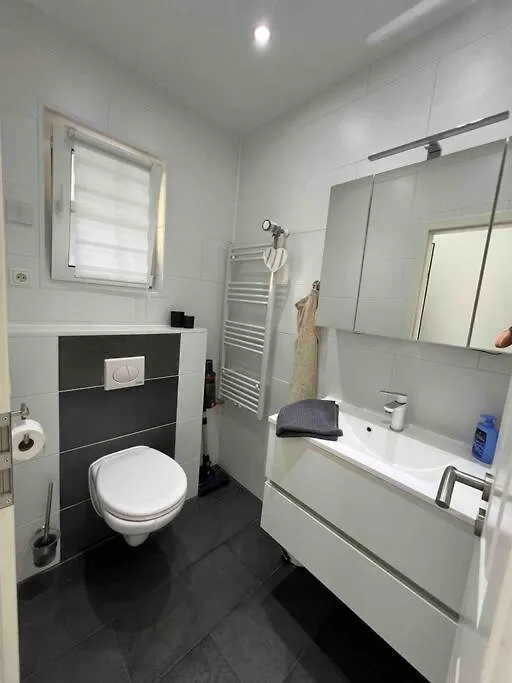 Schoenes 2 Zimmer Apartment An Der Stadt Grenze Mit Klimaanlage Blankenfelde-Mahlow