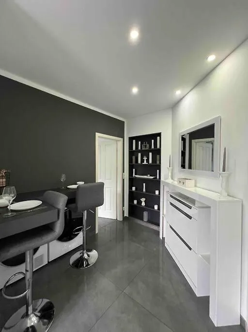 Schoenes 2 Zimmer Apartment An Der Stadt Grenze Mit Klimaanlage Blankenfelde-Mahlow Germany